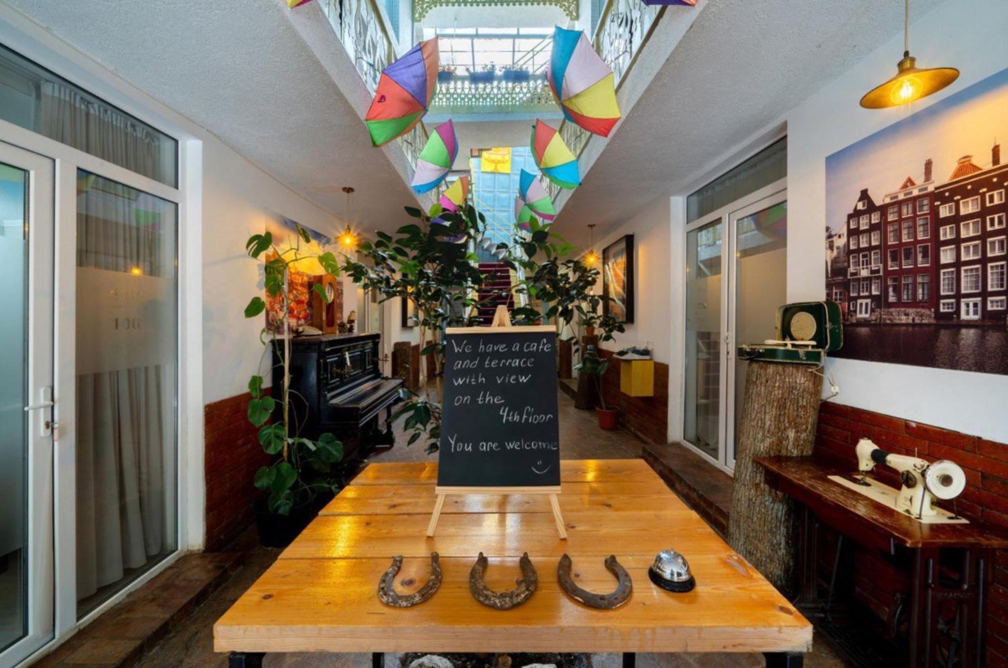Hotel Tato & Coworking Space ティビリシ エクステリア 写真