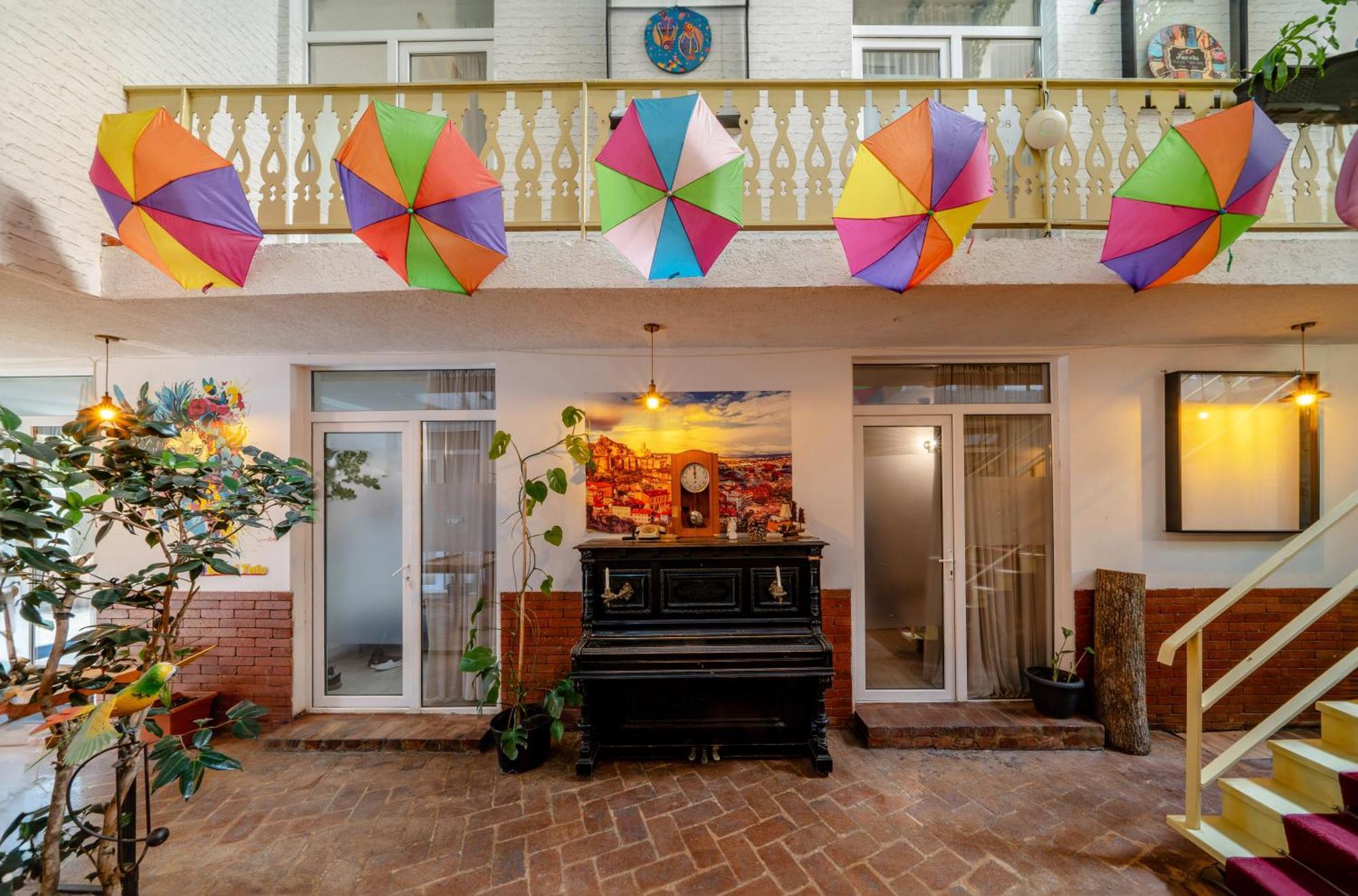 Hotel Tato & Coworking Space ティビリシ エクステリア 写真