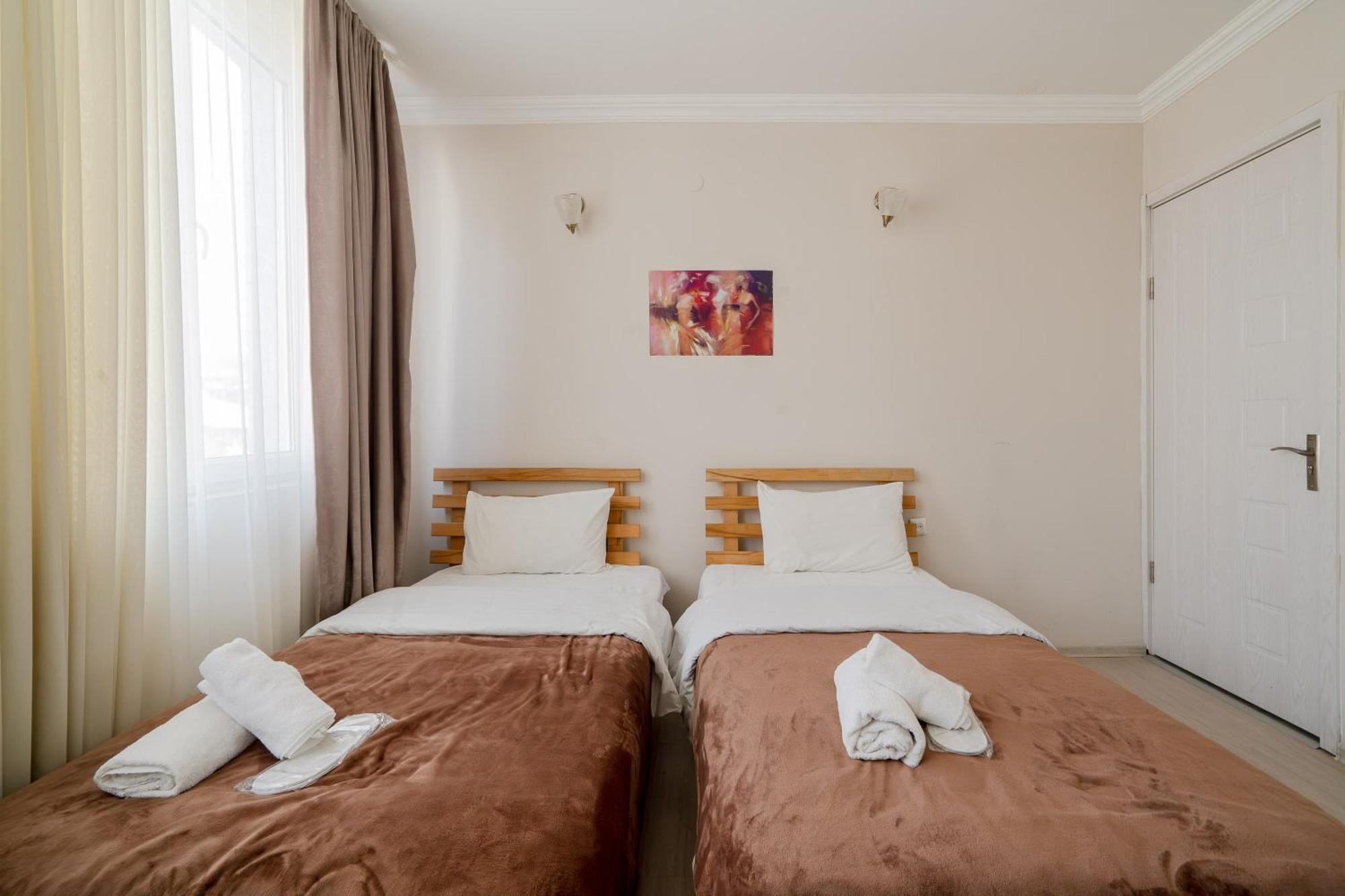 Hotel Tato & Coworking Space ティビリシ エクステリア 写真